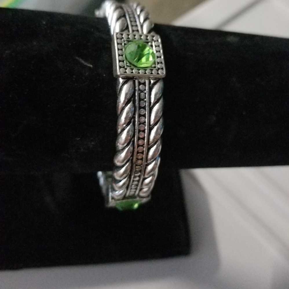 Silver/green